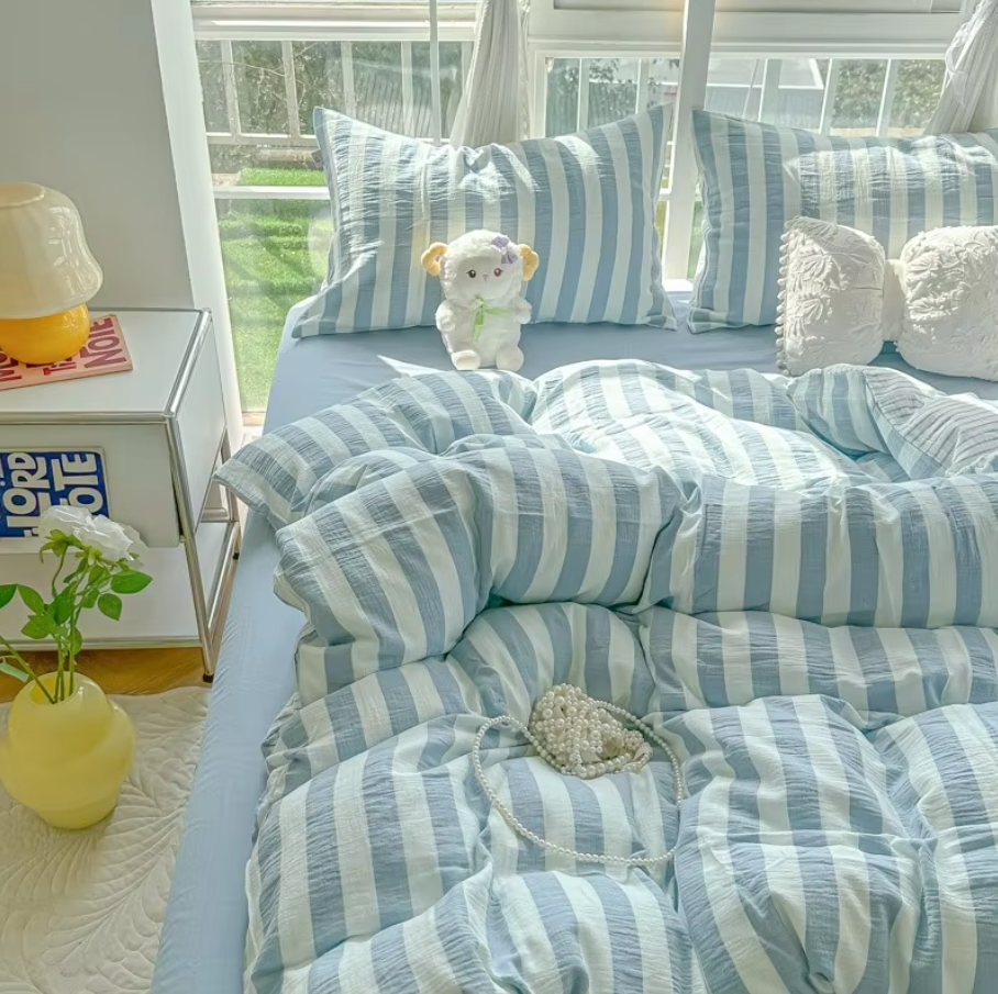 Affordable luxury bedding Lightweight Luxury Striped Bedding Set - Blue