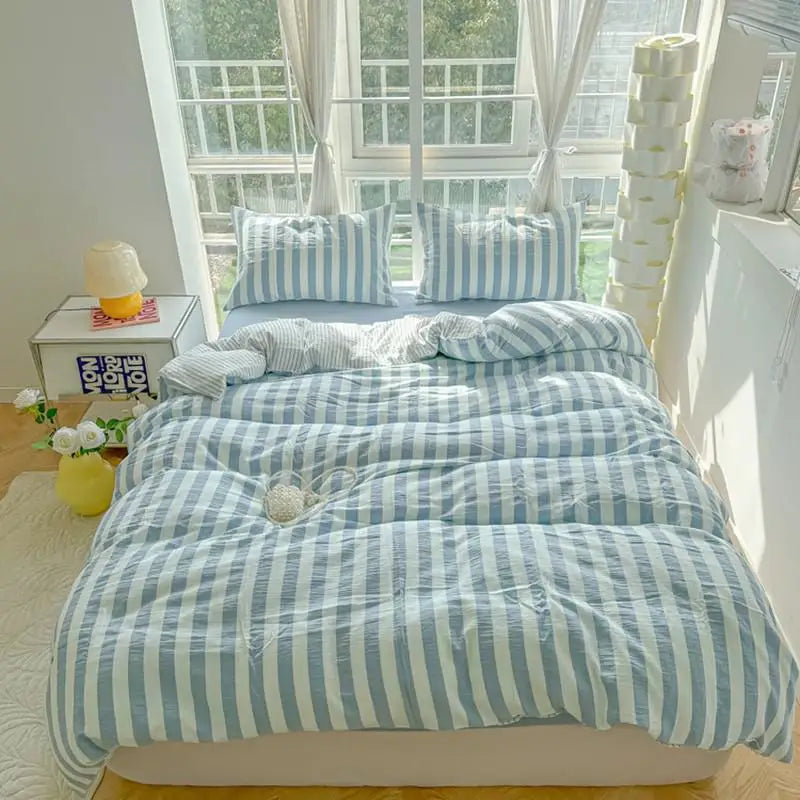 Classic luxury bedding Lightweight Luxury Striped Bedding Set - Blue