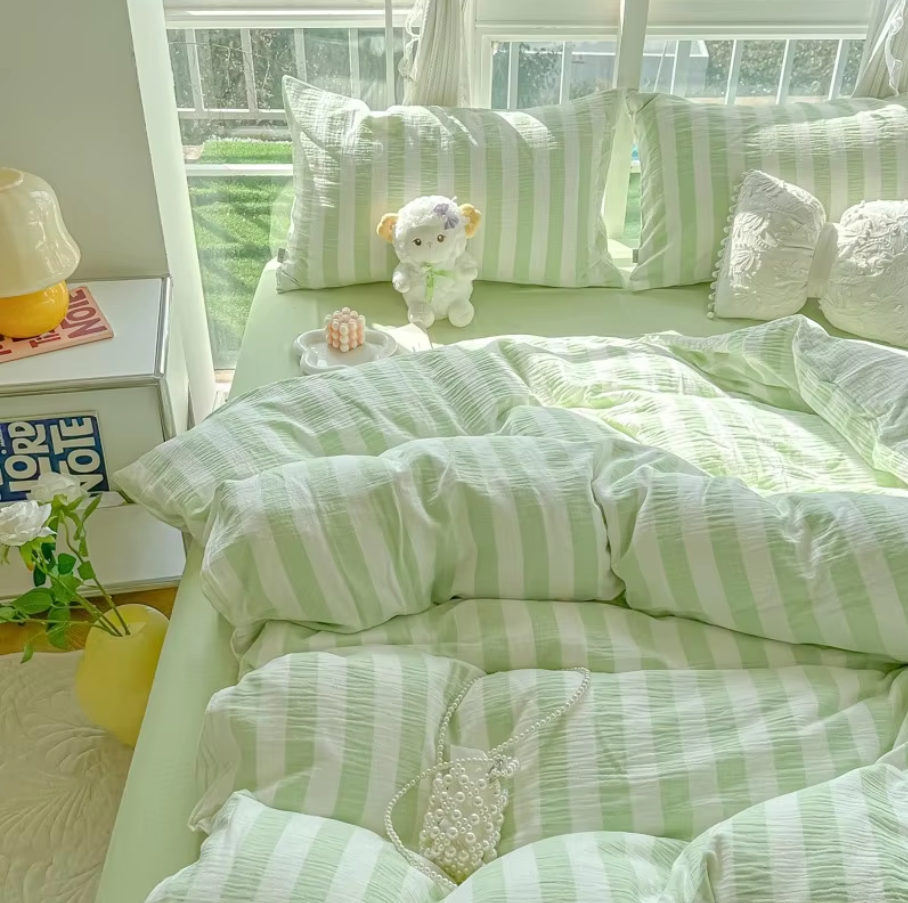 Classic luxury bedding Lightweight  Luxury Striped Bedding Set - Green