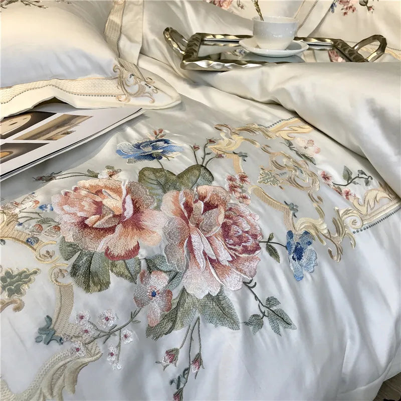 Close up of 800TC Egyptian Cotton Embroidered bedding set 
