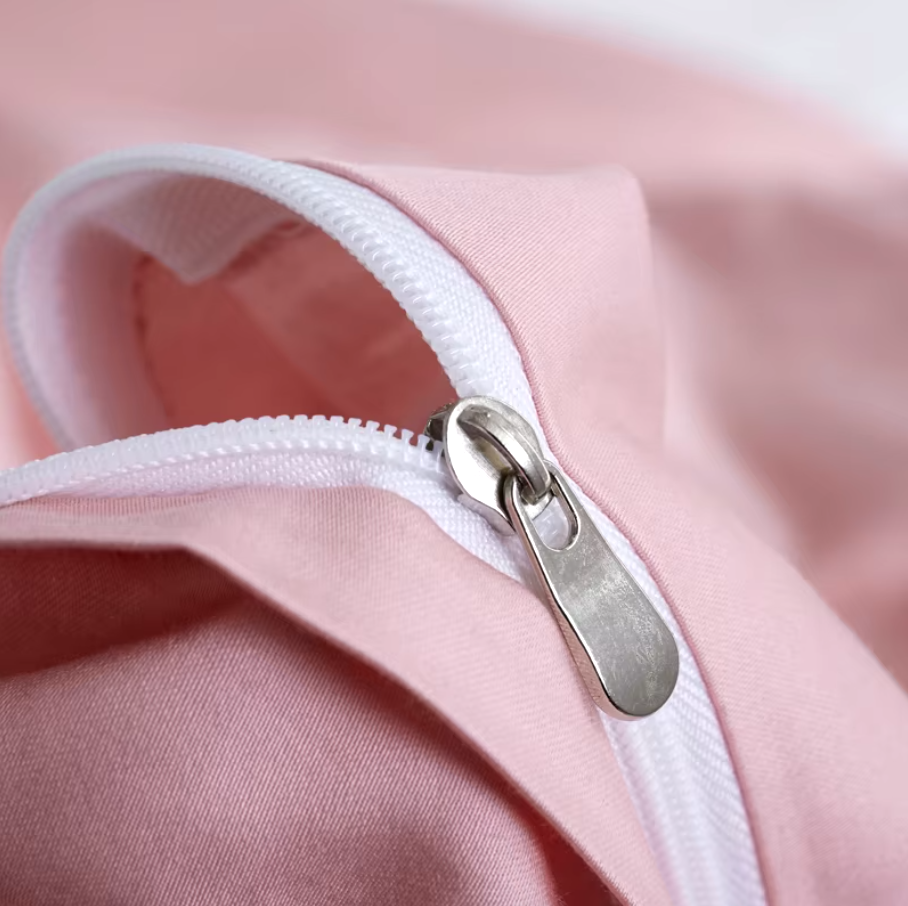 Close up of Pink Egyptian Cotton Bedding Set with zipper duvet cover