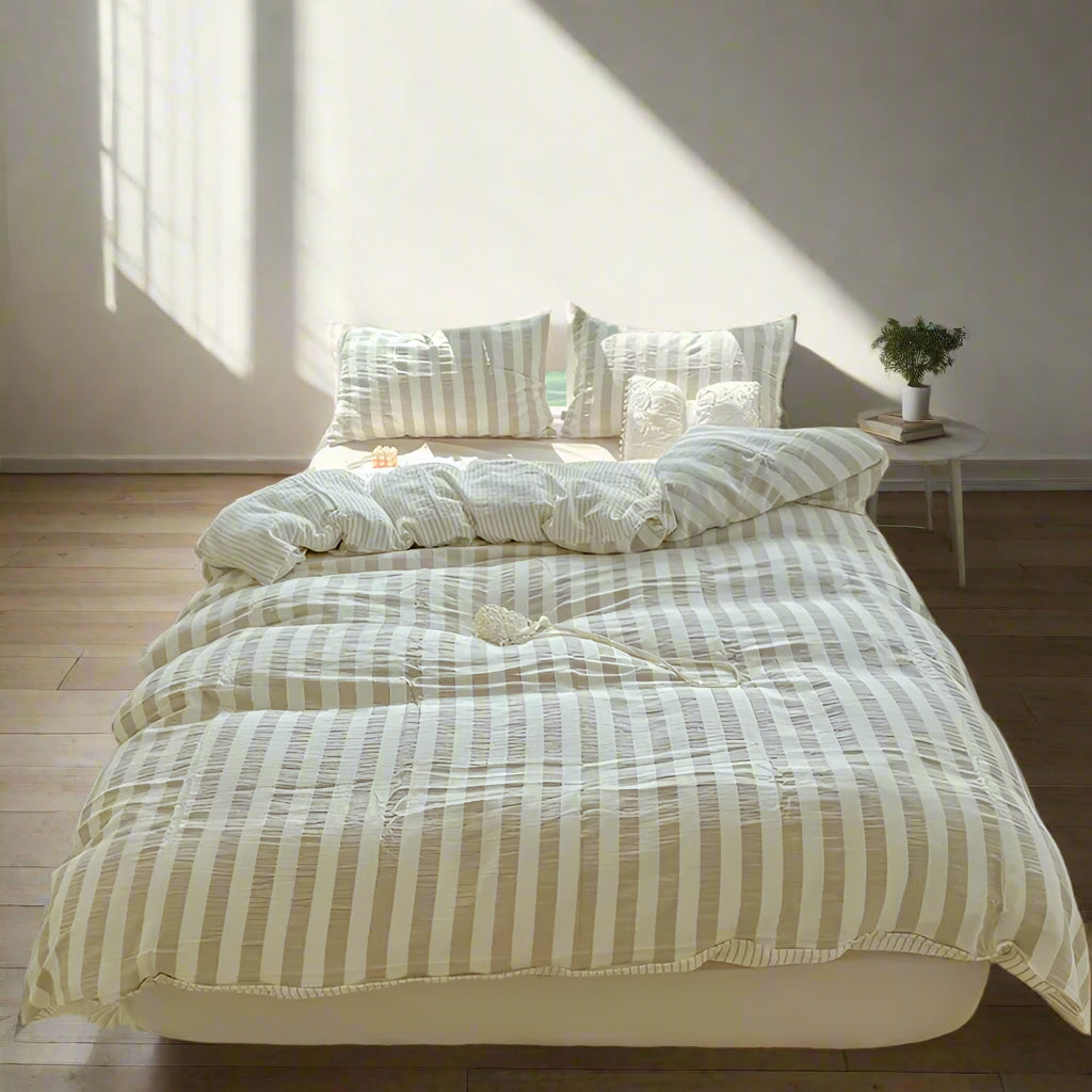 Lightweight Luxury Striped Bedding Set – Brown