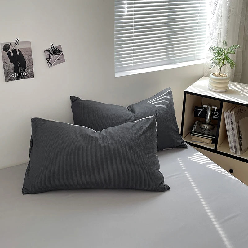 Luxury bed linen Seersucker 3-Piece Duvet Cover Set – Microfiber - Black