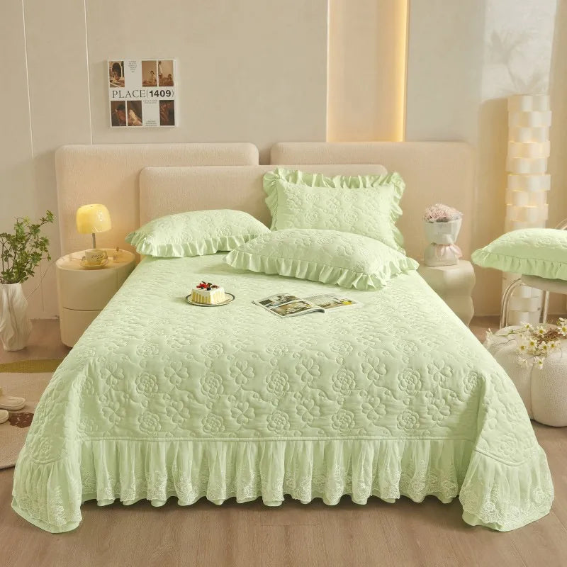 Quilted Floral Embossed Lace Bedding Set - Green