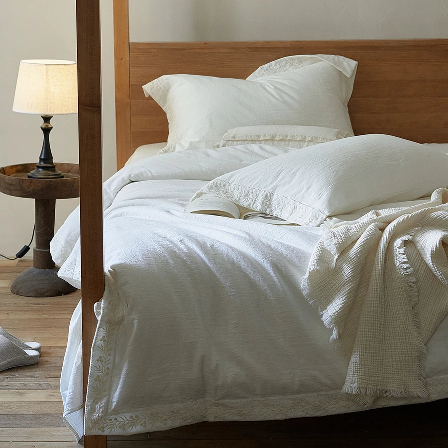 White bedding cotton and linen duvet cover set