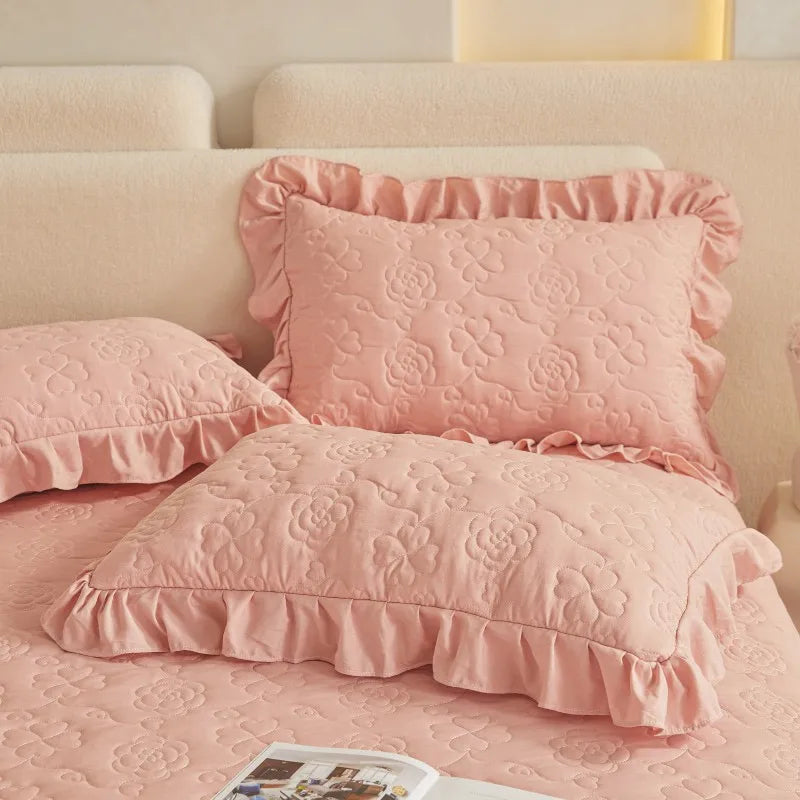 luxury bed sheets Quilted Floral Embossed Lace Bedding Set - Pink