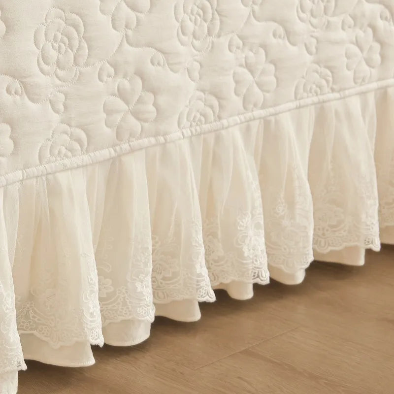 luxury linens Quilted Floral Embossed Lace Bedding Set - White