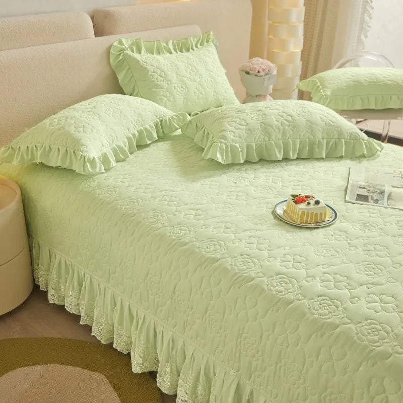 luxury sheets Quilted Floral Embossed Lace Bedding Set - Green