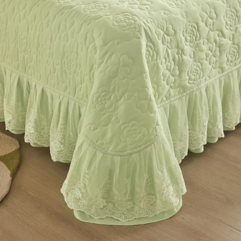 silk bed sheets Quilted Floral Embossed Lace Bedding Set - Green